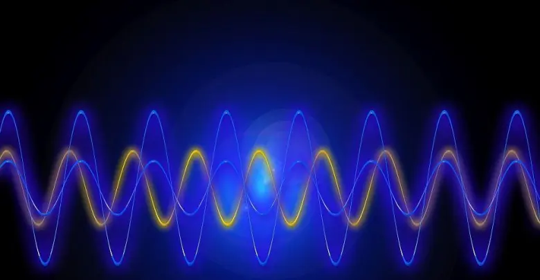 ما الذي يولد الموجات؟