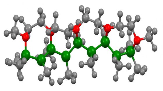 البوليمرات polymers جزيئات مكونة من وحدات متكررة من مركبات مختلفة ترتب