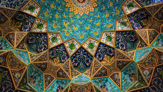 خصائص الفنون الاسلامية هي